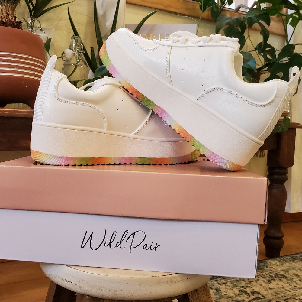 NWT Wild Pair Rainbow Platform Sneakers 🌈
